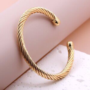 Gold toned Boho Women's cuff Bracelet Chain